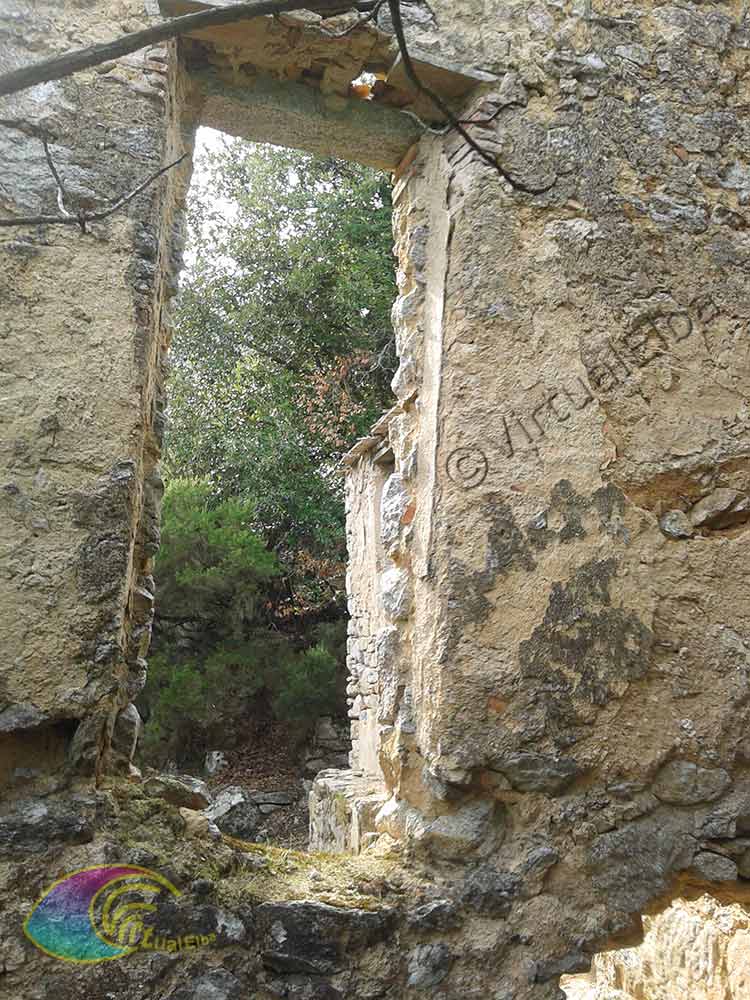 Una delle finestre dell'Eremo