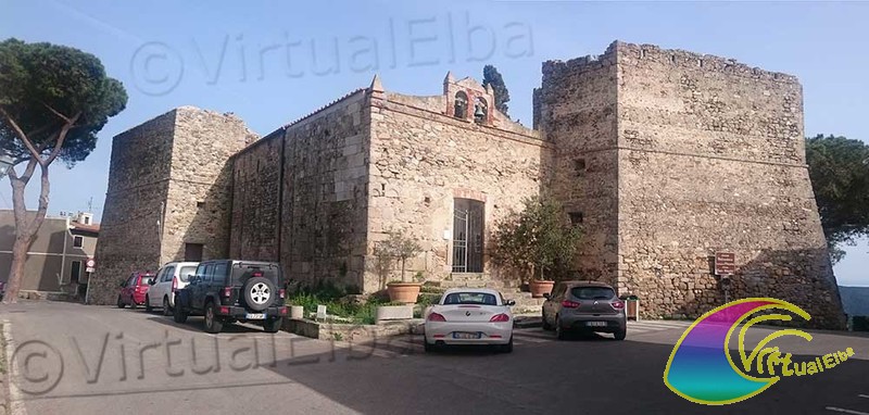 Forteresse de Pisan - où à l'intérieur se trouve l'église de San Nicolò