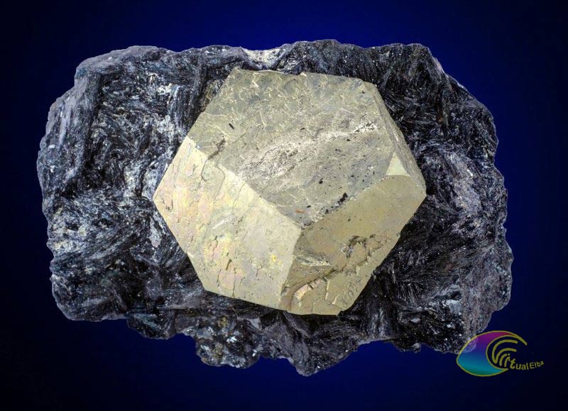 Pirite, elemento visibile al museo minerali dell'Elba a Rio Marina